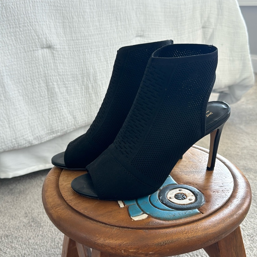 Mix No. 6 sling back open toe booties